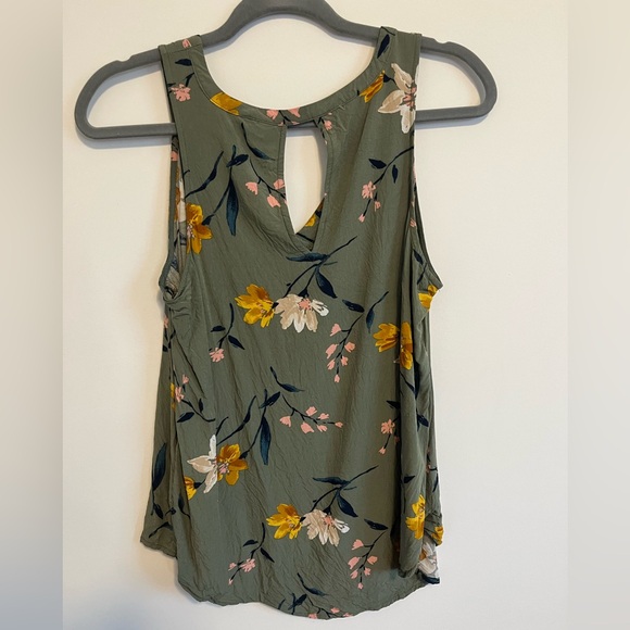 Old Navy V-neck Fall Floral Tank - Picture 4 of 4